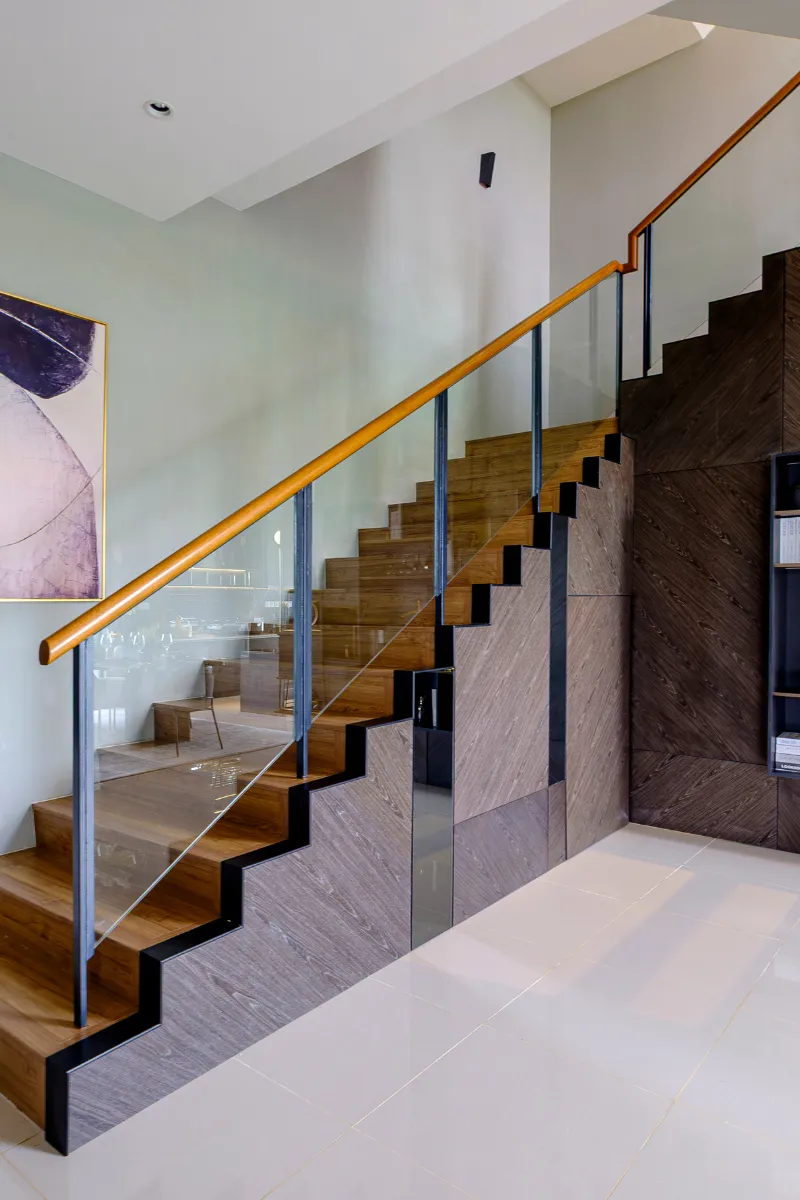 instalación profesional de vidrio templado para escaleras en Zapopan